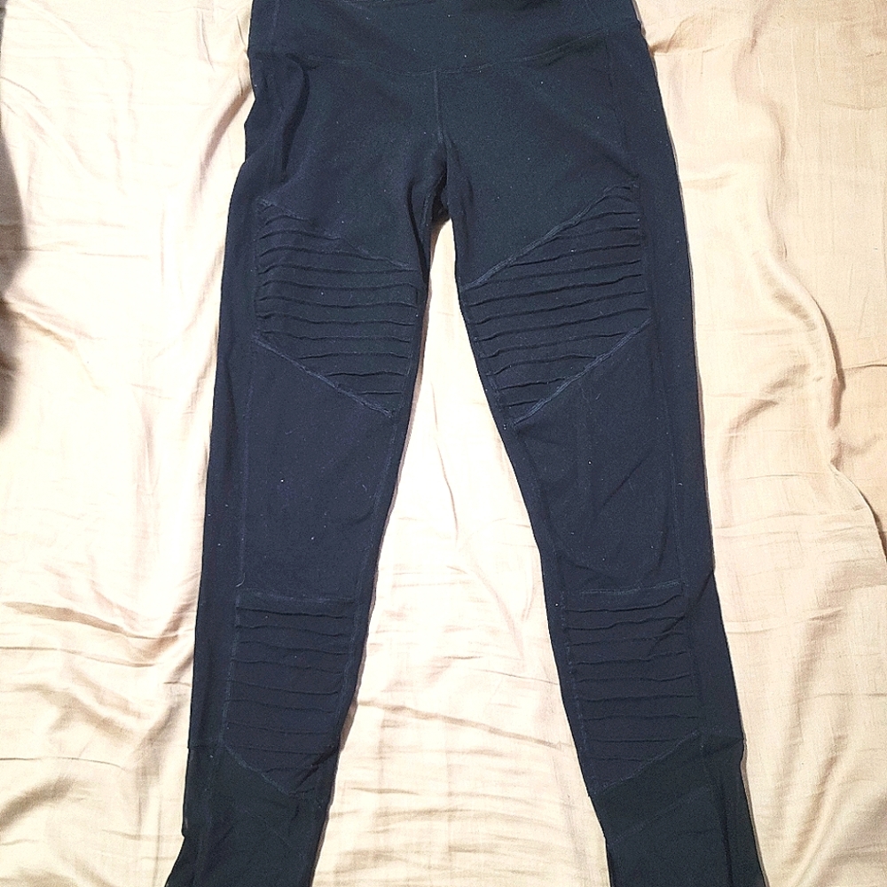 TNA brand leggings